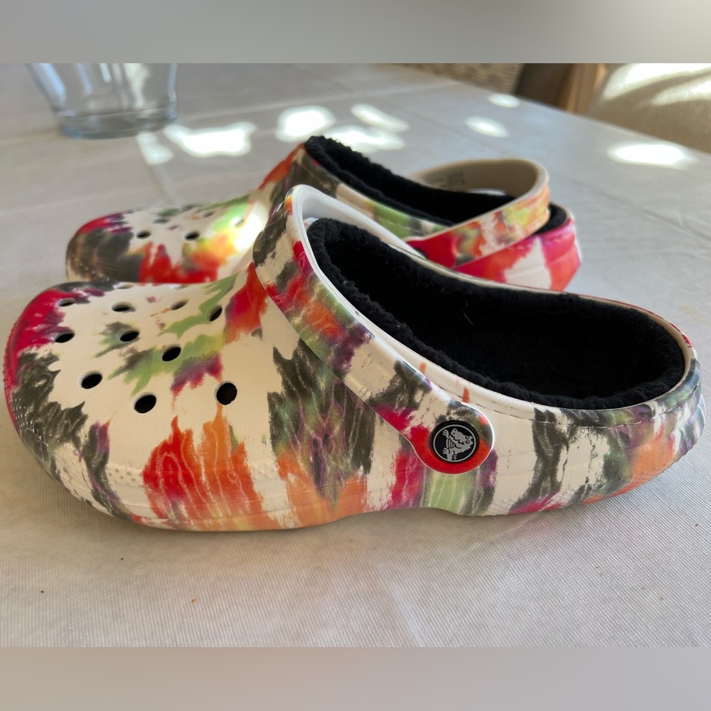 Crocs classic lined clogs, Womens 10/Mens 8,